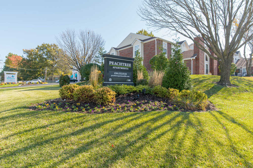 Sign board at Peachtree Apartments in Chesterfield, Missouri
