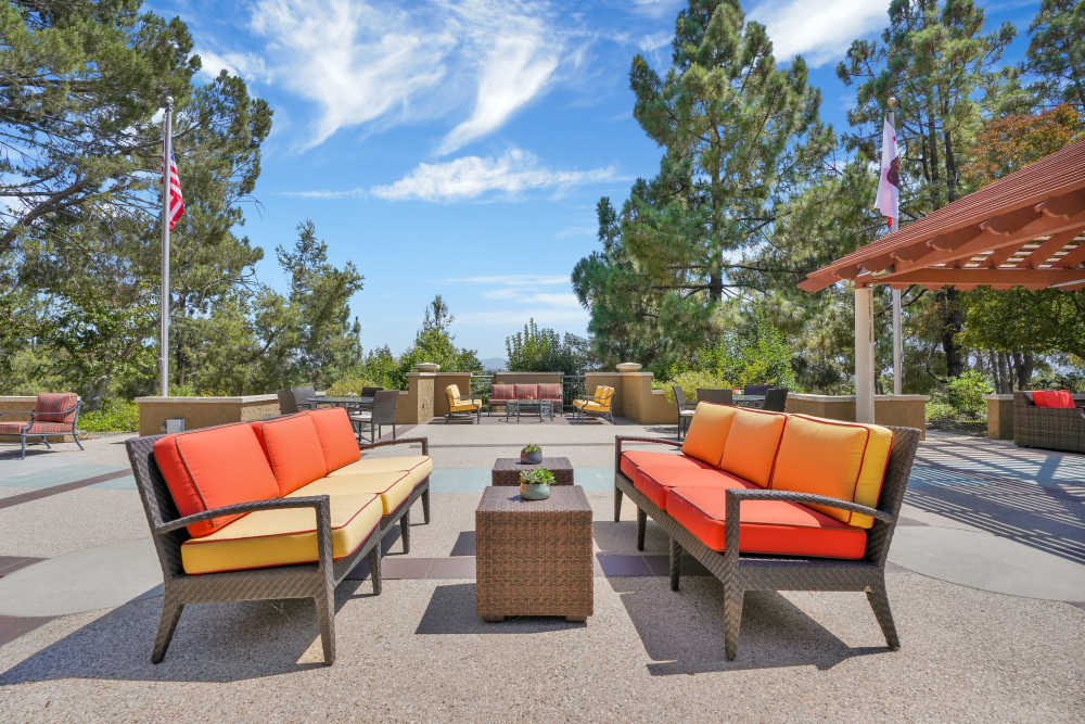 Outdoor seating area at The Reserve at Thousand Oaks