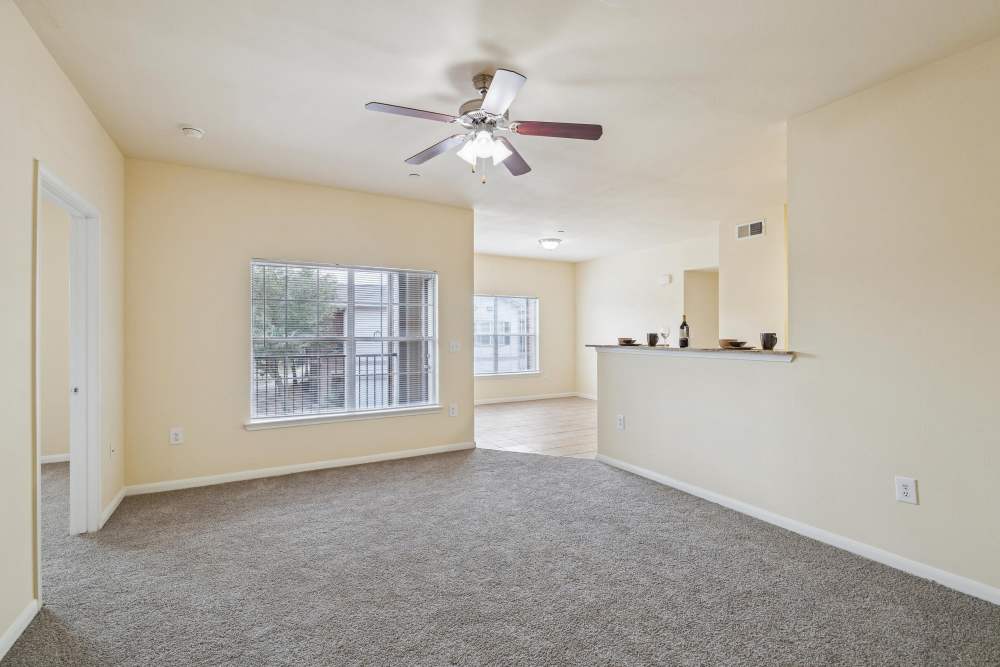 Spacious living room at Autumn Pines in Humble, Texas