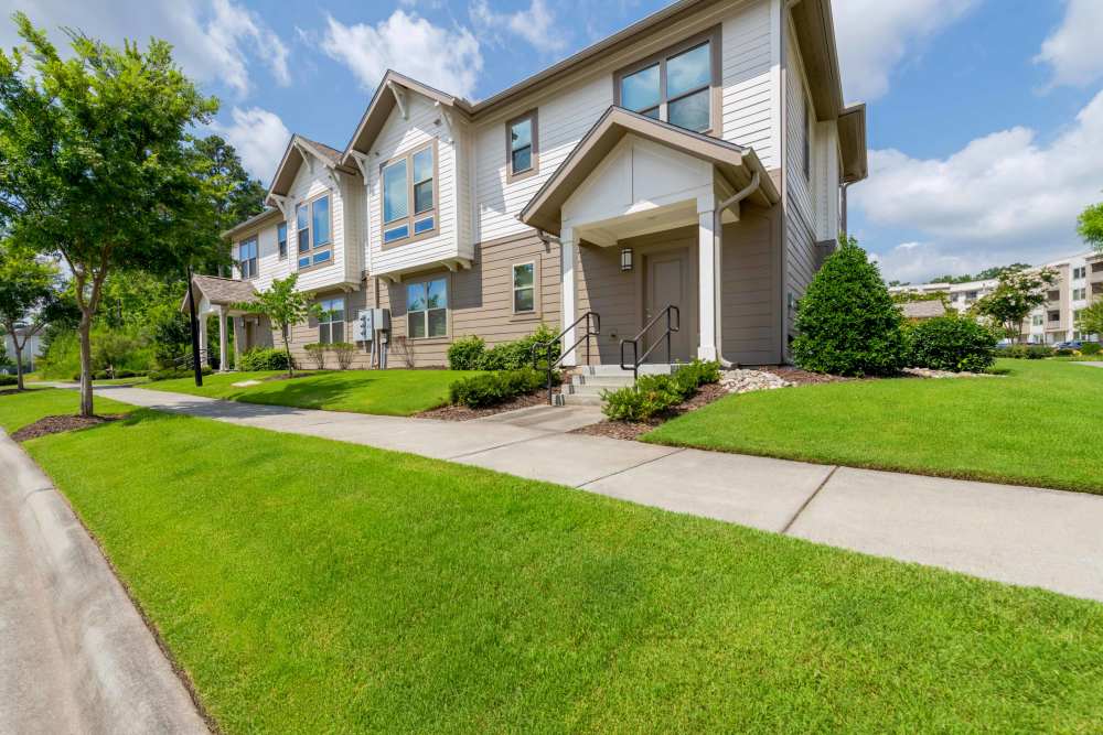 outdoor lounge area grass The Reserve at Patterson Place  durham NC luxury apartments