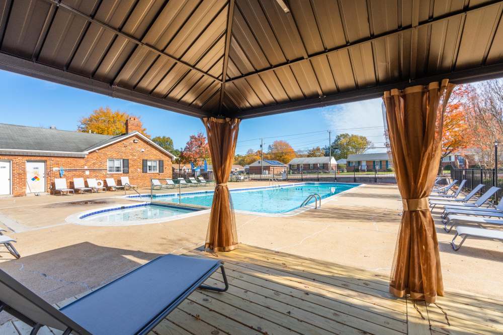 Pool side cabana at Deering Manor in Richmond,Virginia