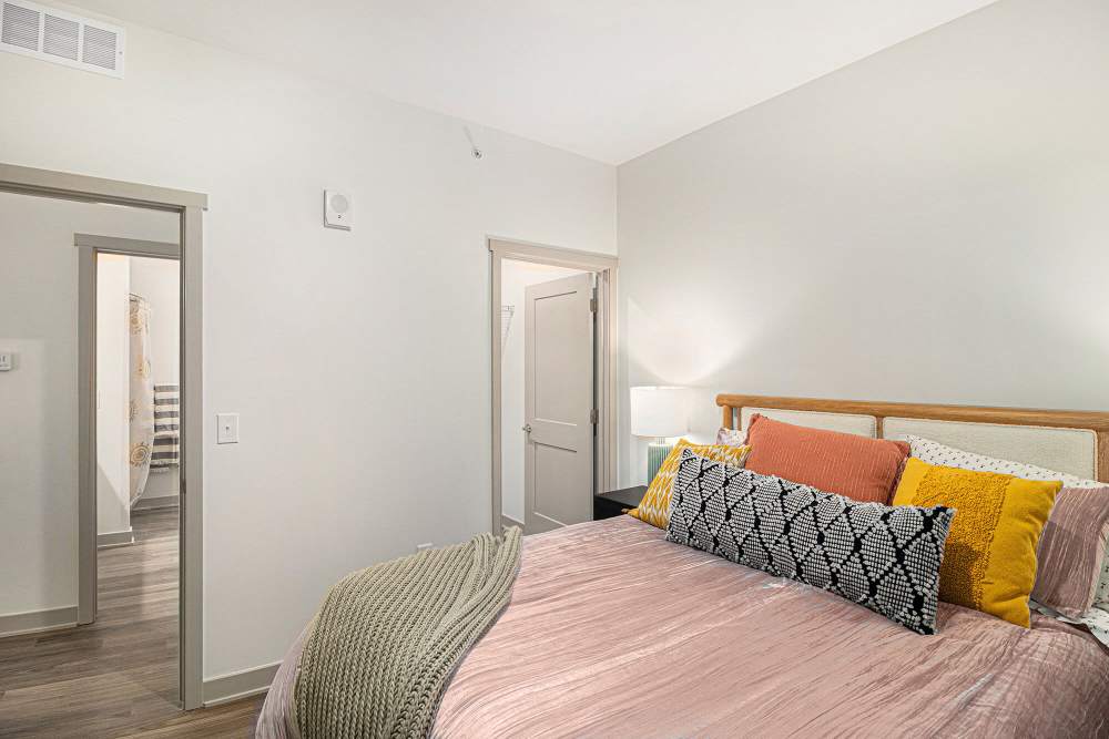 One-bedroom apartment close to Odawa Casino and Gaslight District dining