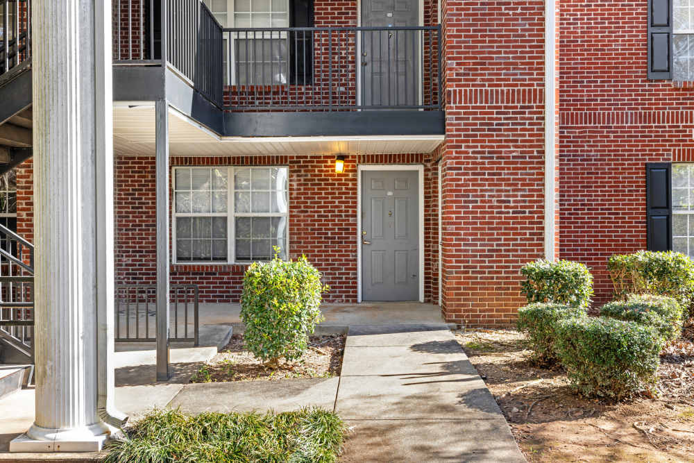 Classic exteriorat Carson Landing in Center Point, Alabama