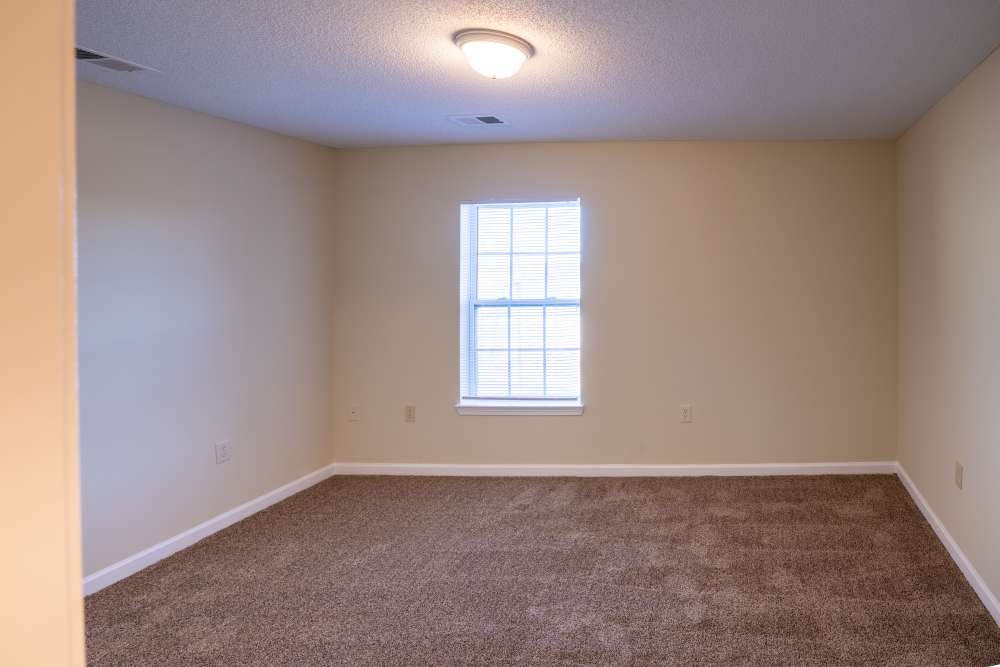 Unfurnished living room at Eagles Landing in Memphis, Tennessee