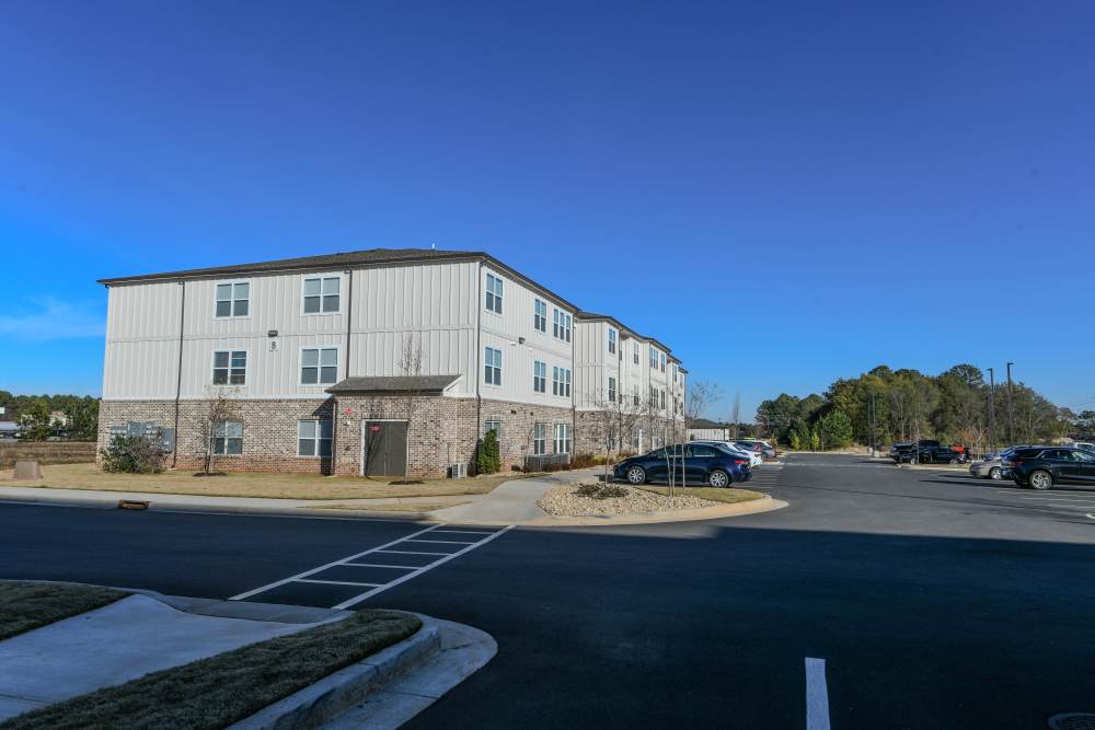 Building exterior at Flats At Lake View in Warner Robins, Georgia