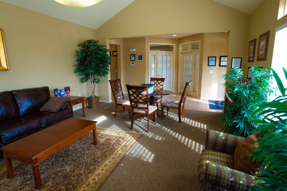 Clubhouse with seating area at Hampton Chase in Palestine, Texas