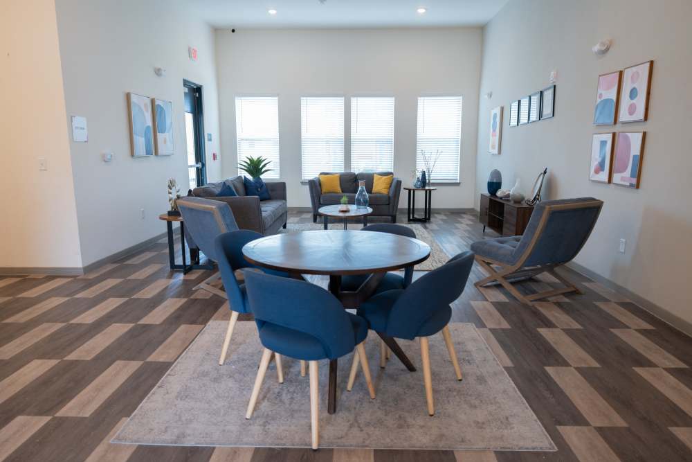 Clubhouse with seating area at Estates At Rockwell in Oklahoma City, Oklahoma