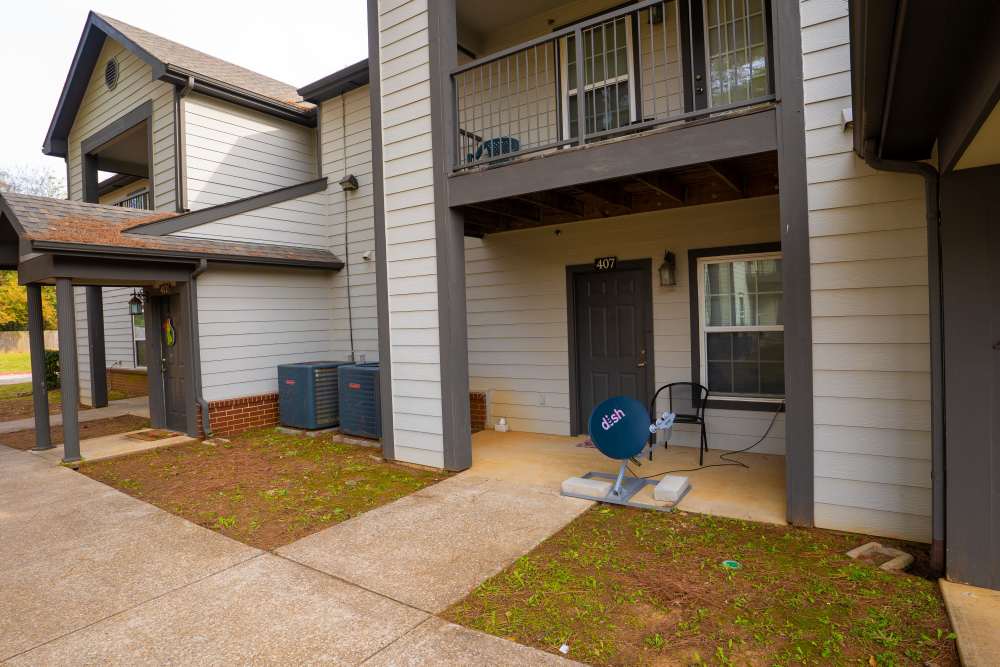 Entry view at Hampton Village in Palestine, Texas