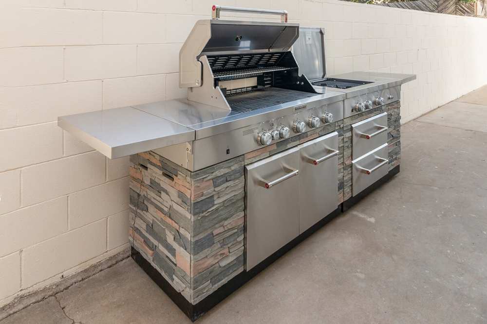 BBQ machine at Iwood I in Inglewood,California