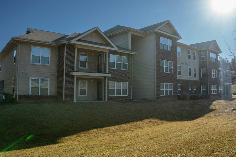 Exterior of the building with lawn at Hardin Terrace in Jefferson, Georgia