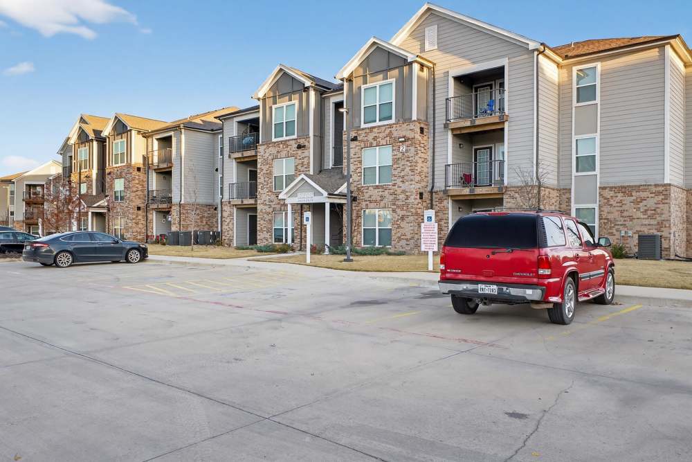 Apartment front view at Juniper Pointe in Kaufman, Texas