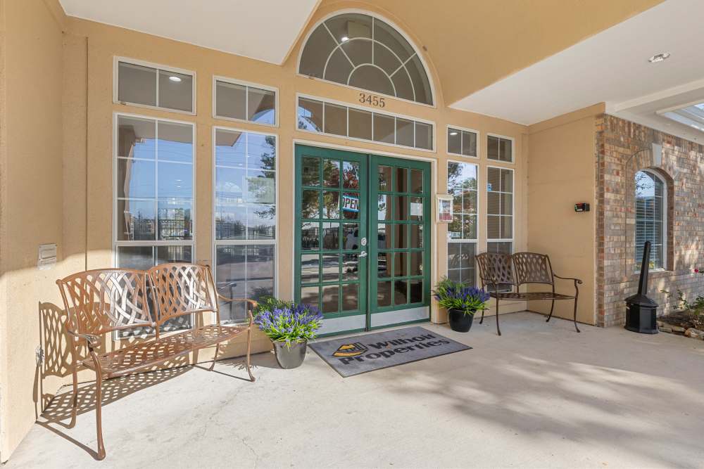 Entrance to the leasing office at Knightsbridge in Humble, Texas