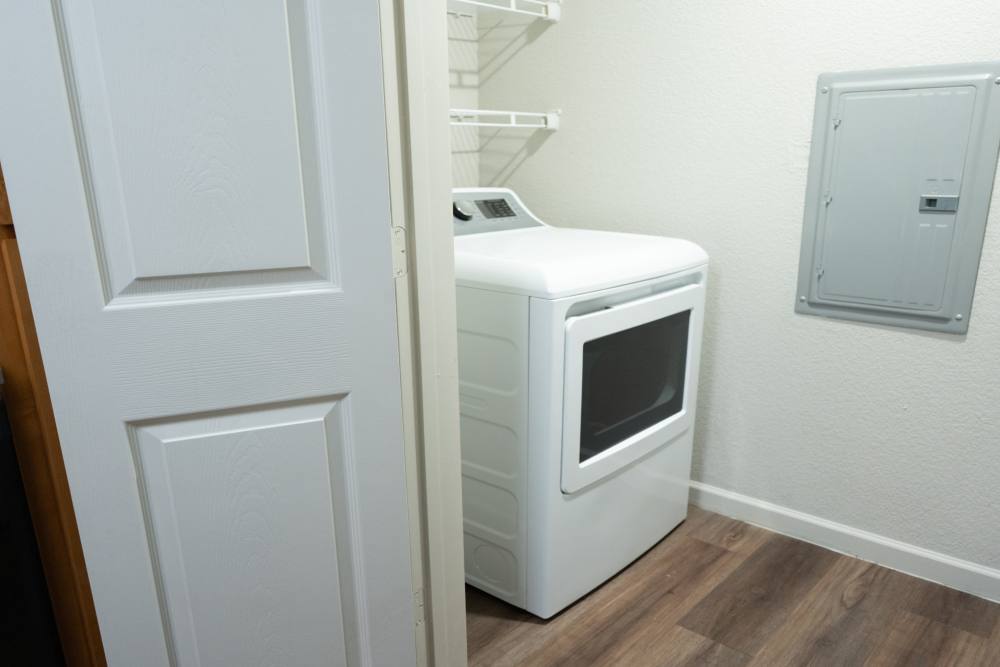 Washer and dryer at Savannah Terrace in Mustang, Oklahoma