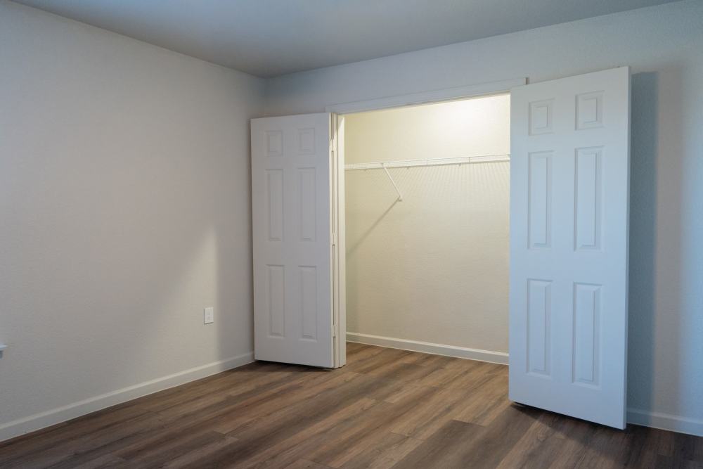 Spacious room with large closet and modern flooring at Savannah Terrace in Mustang, Oklahoma