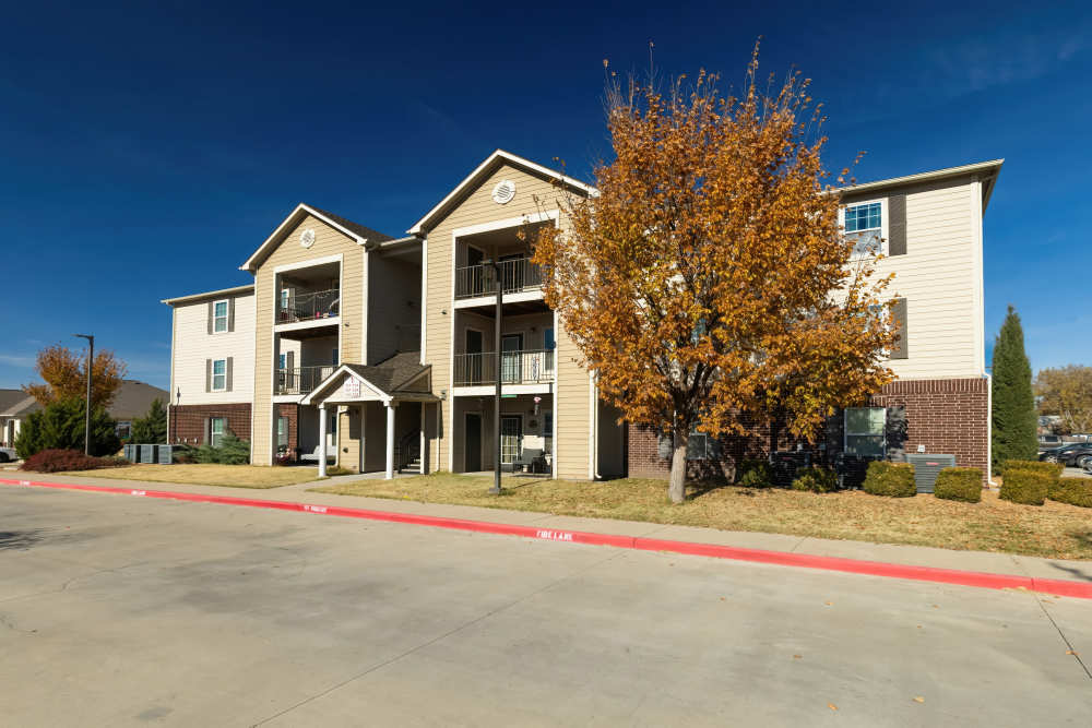 Apartment view from exterior at Sunnydale Pointe in Wichita, Kansas