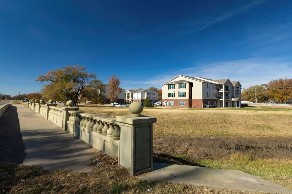 Spacious outdoor community view at Sunnydale Pointe in Wichita, Kansas