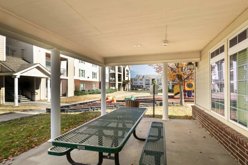 Outdoor seating area at Sunnydale Pointe in Wichita, Kansas