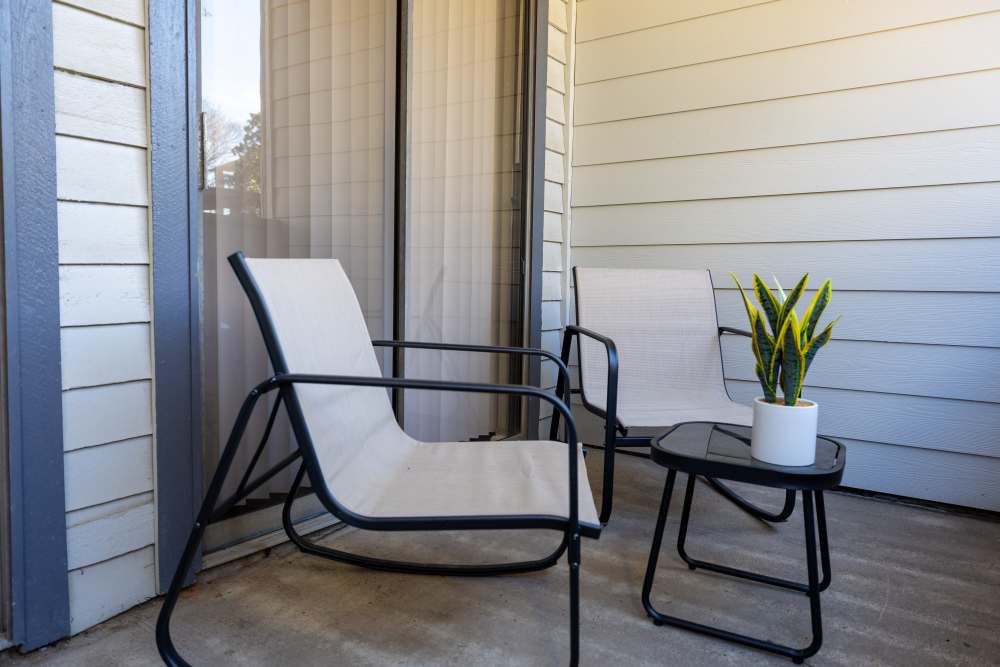 Private patio with seating chairs at Rivercrest in Waco, Texas 
