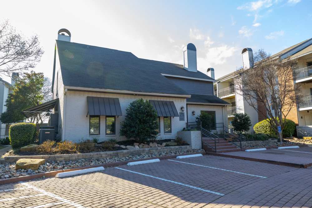 Leasing office building exterior view at Rivercrest in Waco, Texas 