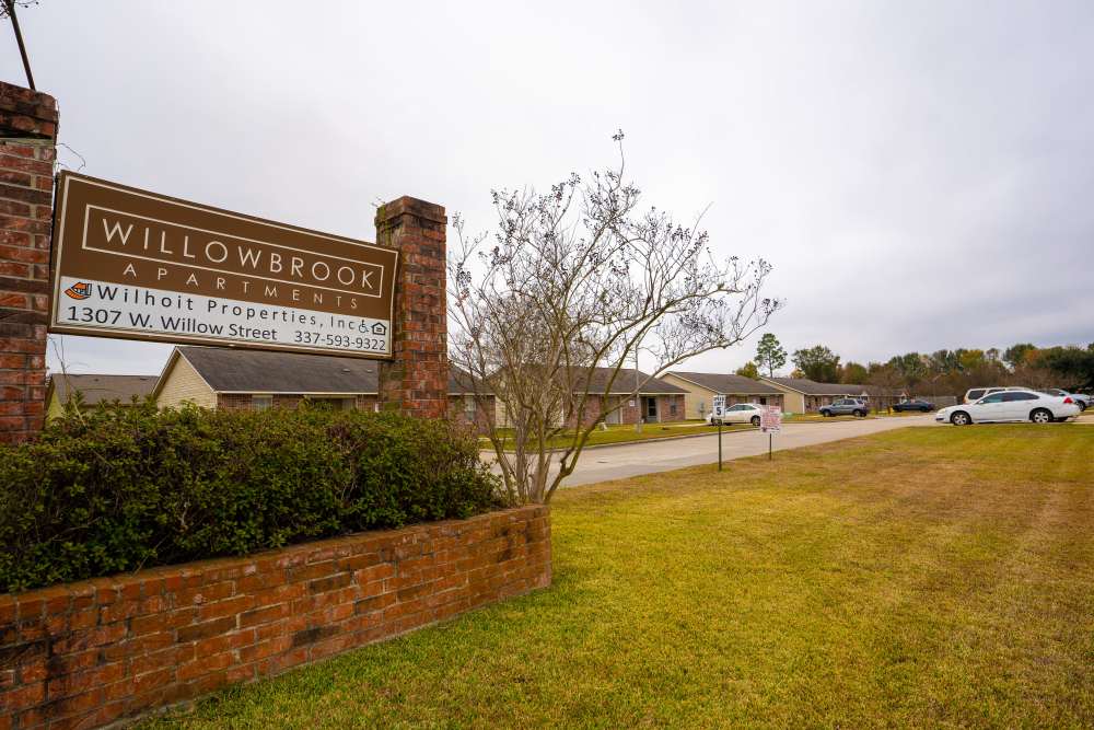 Community view with signage board at Willowbrook II in Lafayette, Louisiana