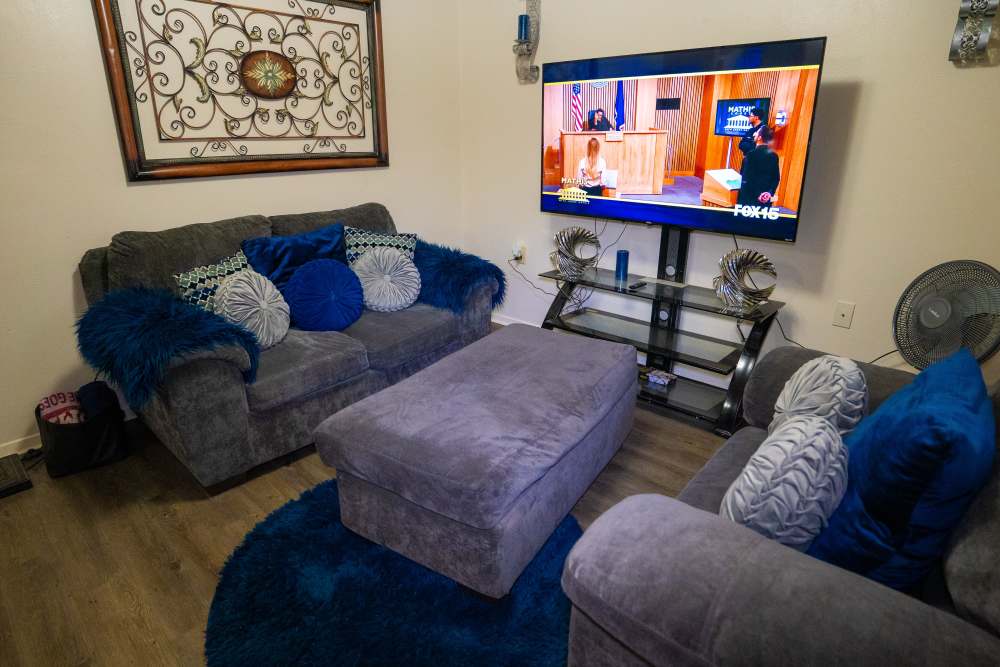 Living area at Willowbrook II in Lafayette, Louisiana