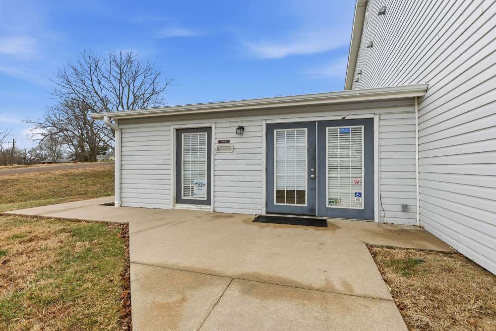 Entrance to the leasing office at Parkford Apartments in Iola, Kansas