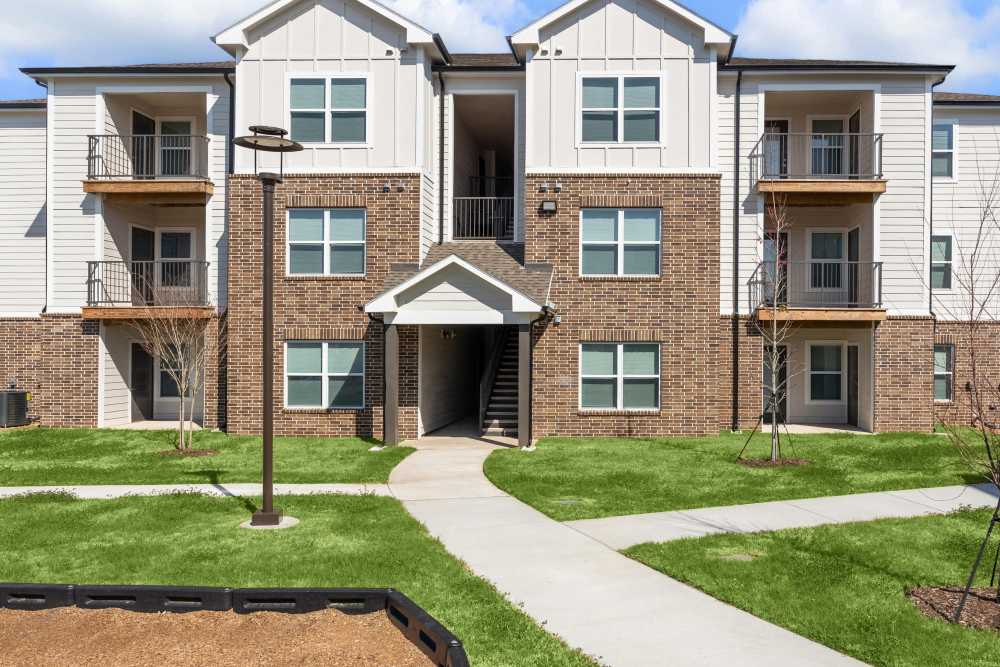 Exterior of Amber Ridge in Angleton, Texas