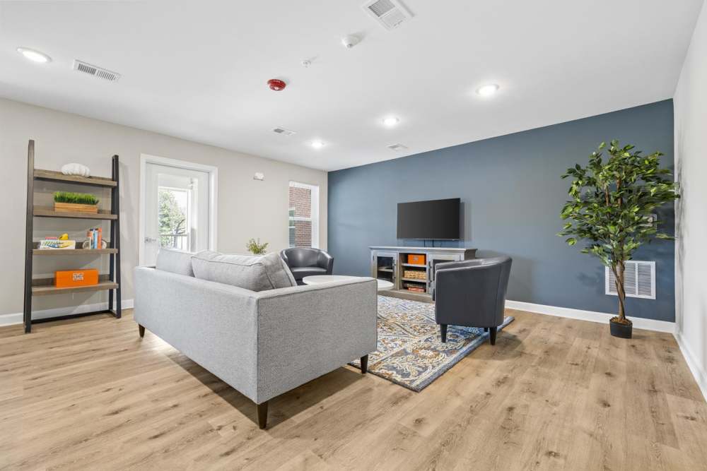 Modern lounge area with cozy seating at Bluebird Commons in Statesville, North Carolina
