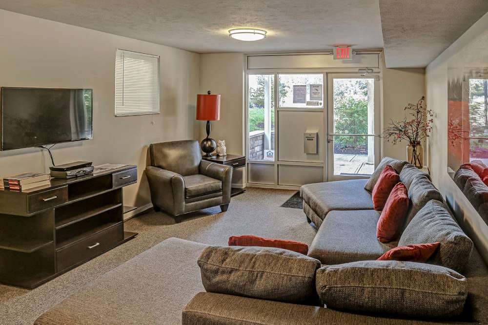 Cozy living room with large sectional sofa at Alston Park in Cincinnati, Ohio