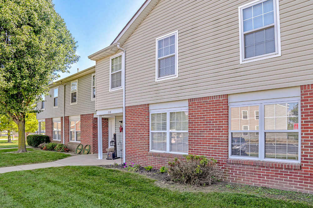 Brick exterior with landscaped lawn at Glennview Apartments in Washington Court House, Ohio