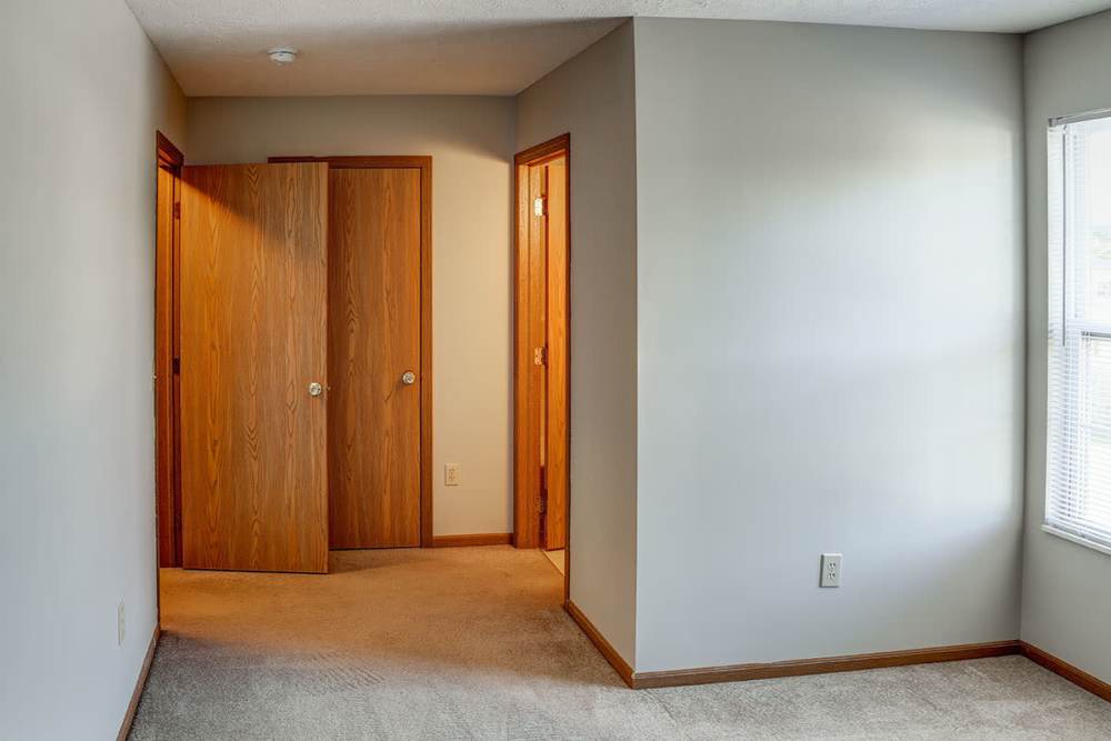 Bedroom with attached washroom at Ivy Glen in Washington Court House, Ohio 