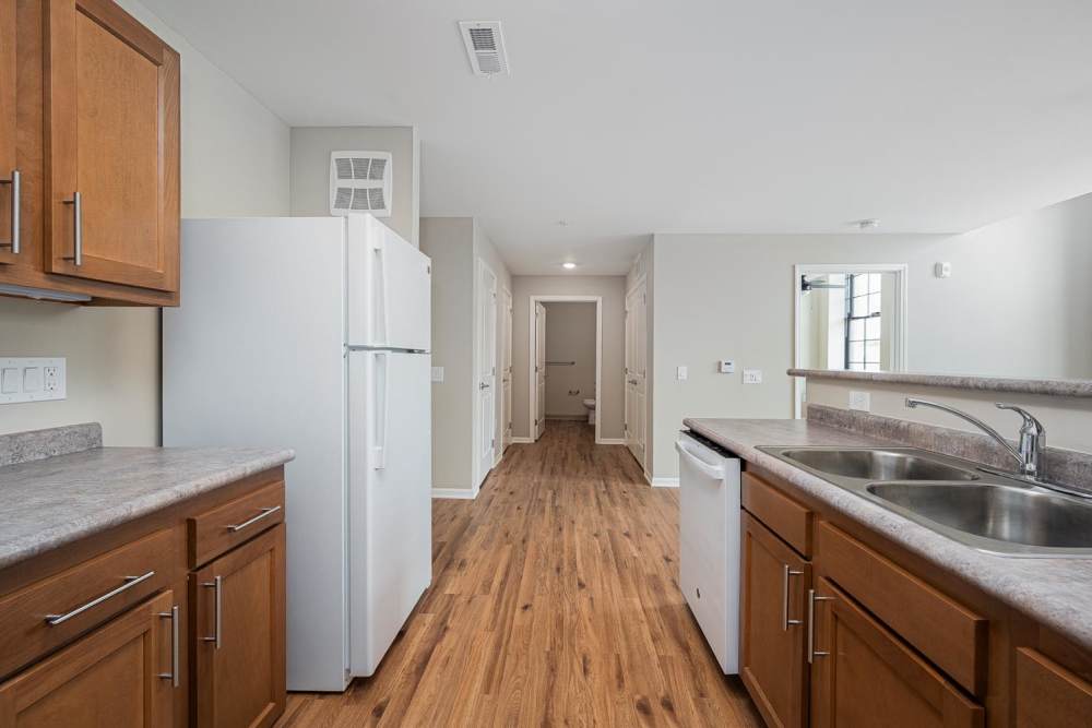 Modern kitchen with granite countertops at Starling Yard in Columbus, Ohio