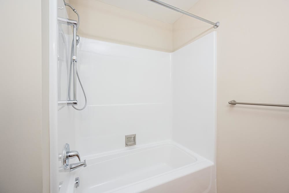 Modern bathroom with a clean white tub at Starling Yard in Columbus, Ohio