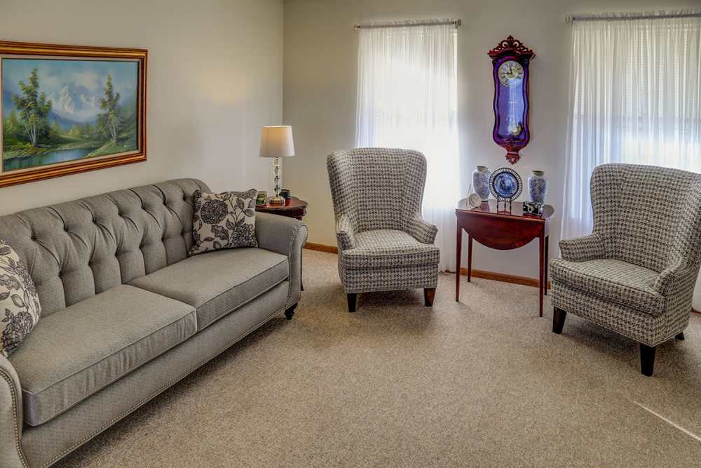 Comfortable couch in the living room at Zacharys Crossing in Washington Court House, Ohio 