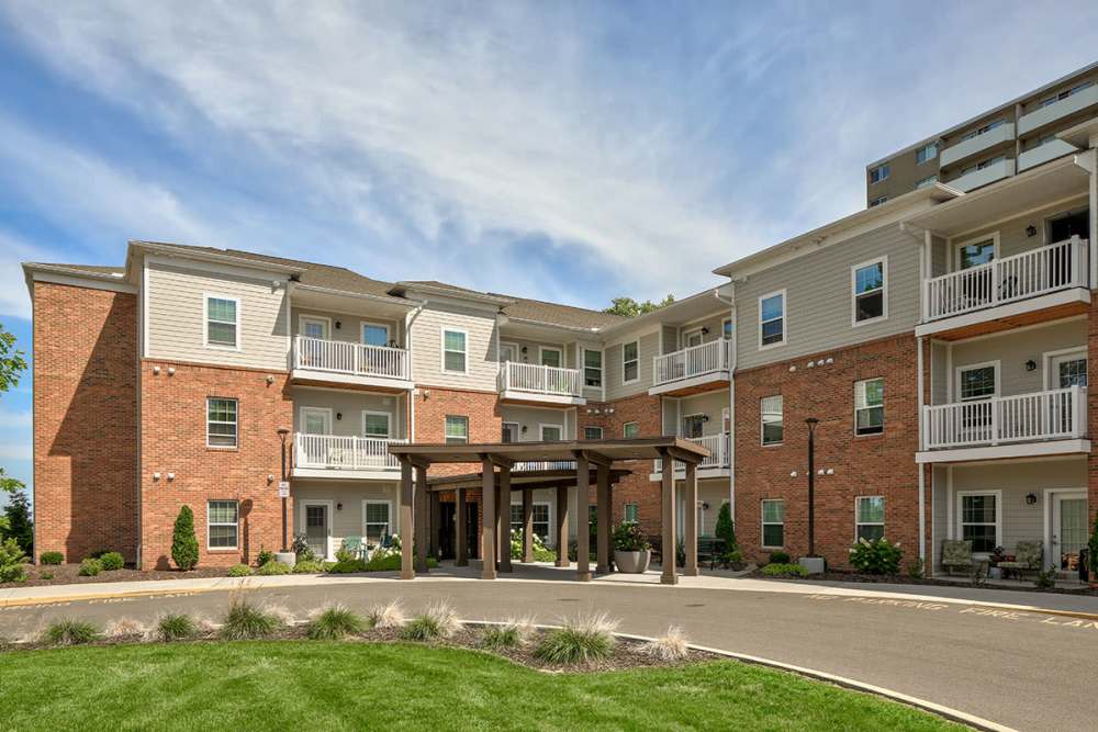 Lawn in front of the building at Willoughbeach Terrace Senior Living in Willowick, Ohio 