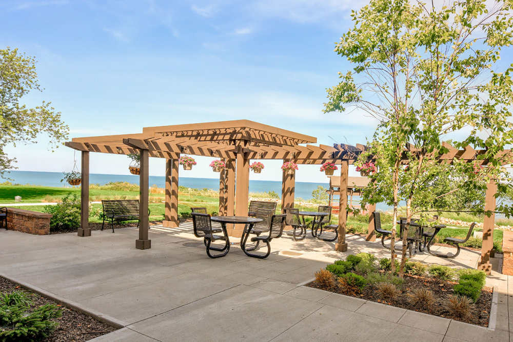 Outdoor seating area at Willoughbeach Terrace Senior Living in Willowick, Ohio 