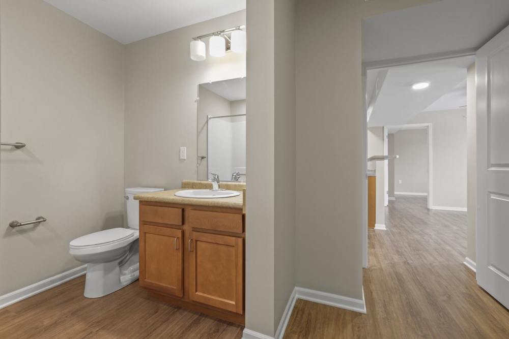 Bathroom with a mirror at Dunbury Greene in Columbus, Ohio 