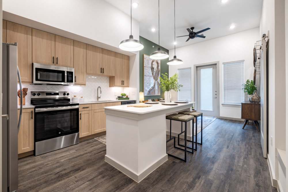 Natural light and all the space you need at Seven17 Lehman