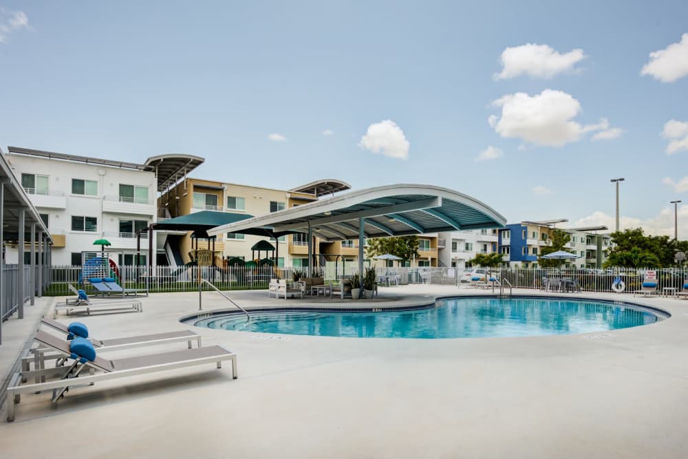 Sophia-square-apartments-Durham-nc-pool-with-seating