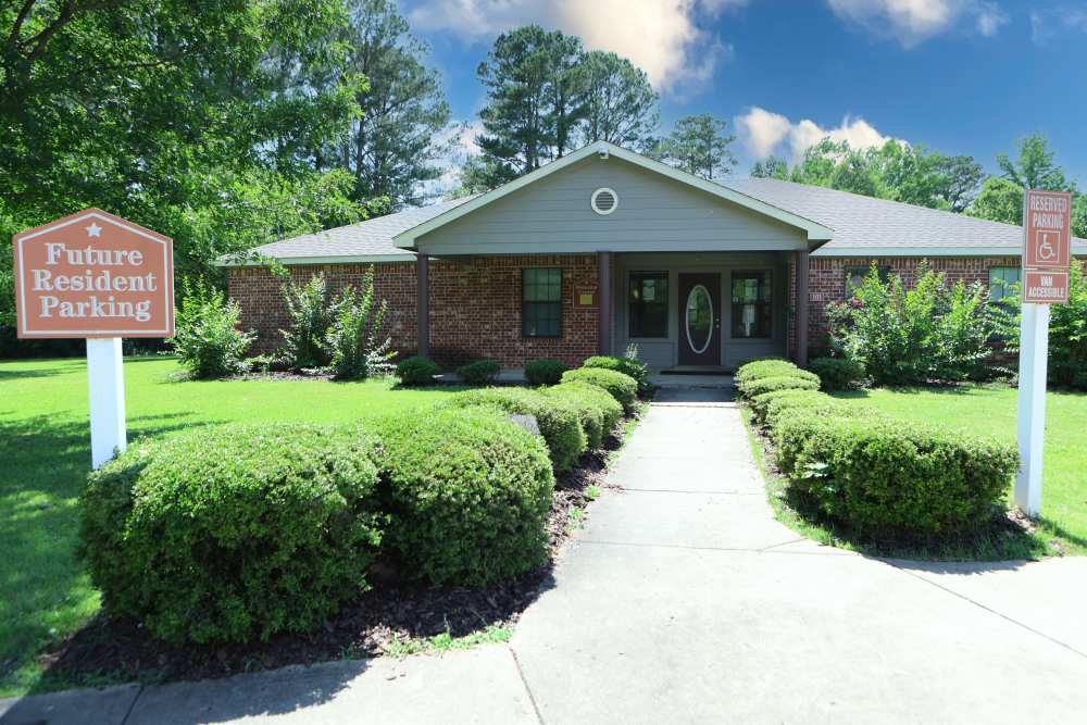 Garden view of community at Lincoln Estates in Carthage, Mississippi