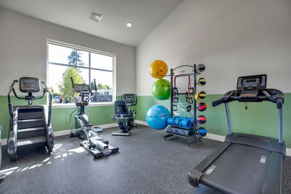 Fitness center with teadmills at Tilian Point in Woodburn, Oregon