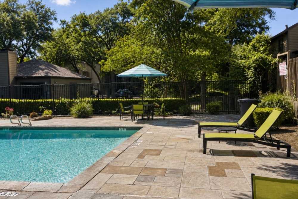 Community grilling station at Highlands Creek Apartments in Dallas,Texas
