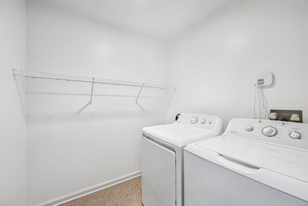 Washer and dryer at Taneytown Crossing in Taneytown, Maryland