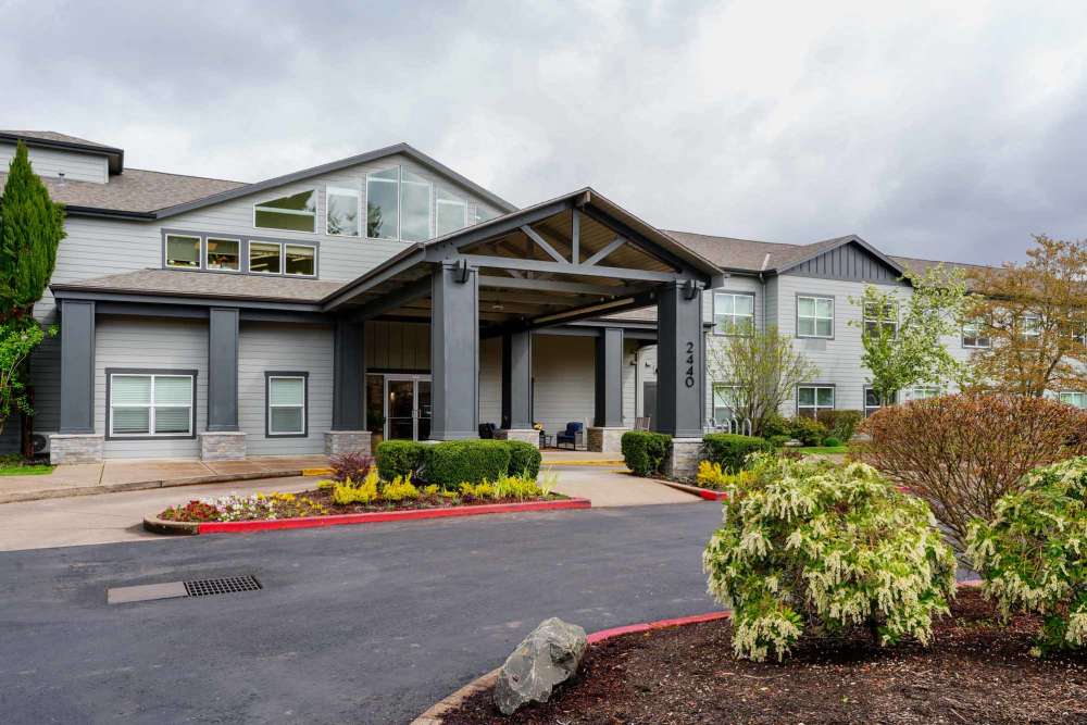 Building main entrance at Merrill Gardens at Sheldon Park in Eugene, Oregon 