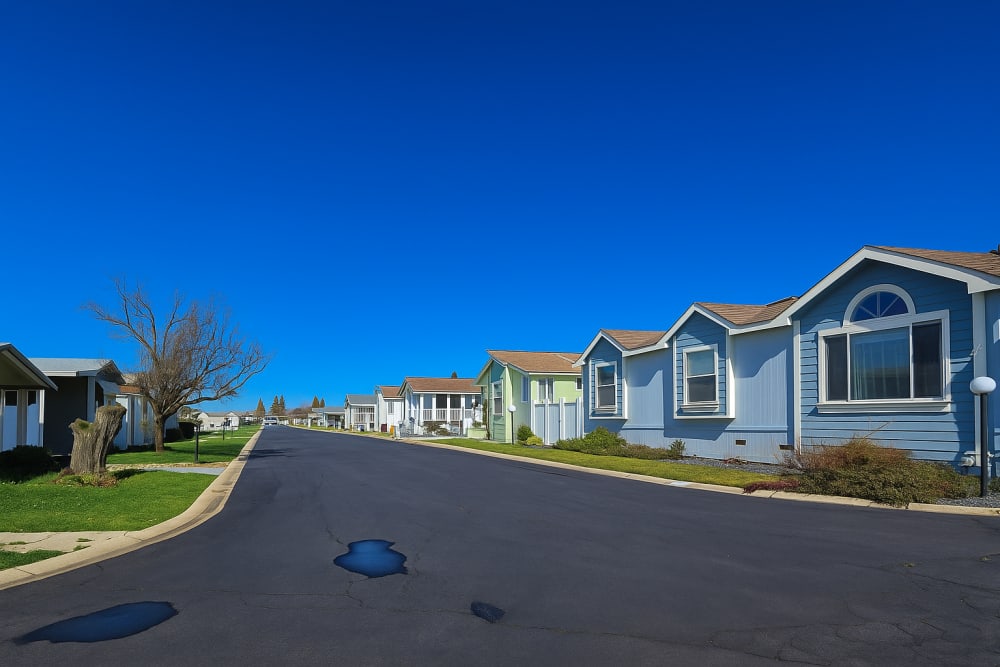 Community streetscape at Dell-Wayne Estates in Yuba City, California