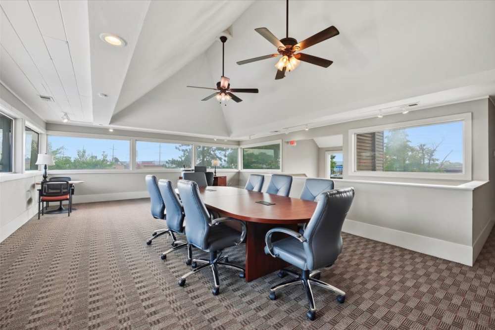 Community meeting room at Stonehaven Apartments in Hazelwood,Missouri