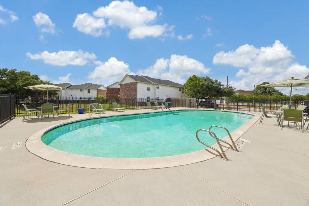 Pool at Meadowbrook Plaza in Houston, Texas