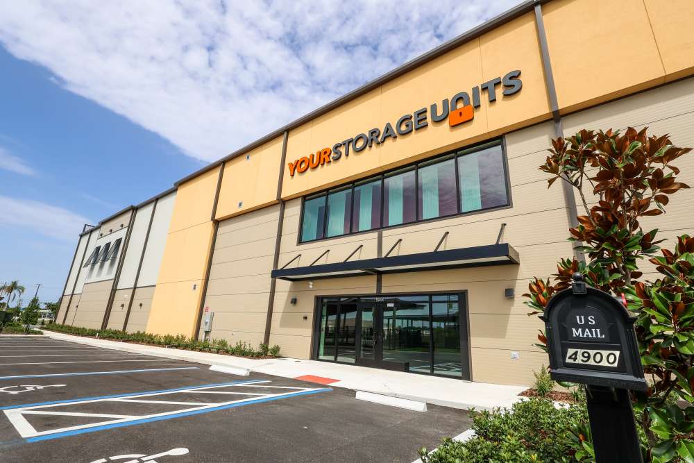 Your Storage Units facility entrance and storefront at Your Storage Units Ft Pierce in Fort Pierce, Florida