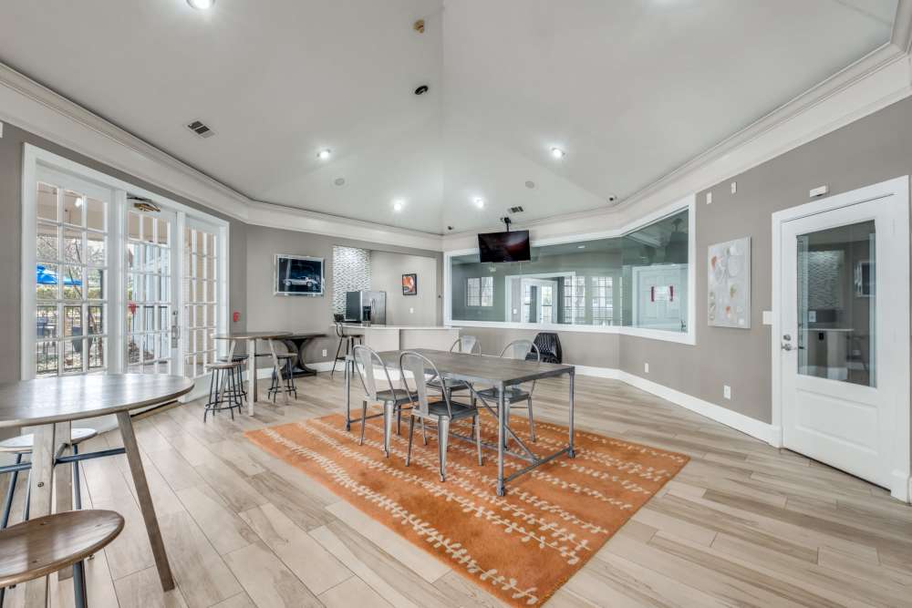 Resident lounge at Reeves and Wells in Dallas, Texas