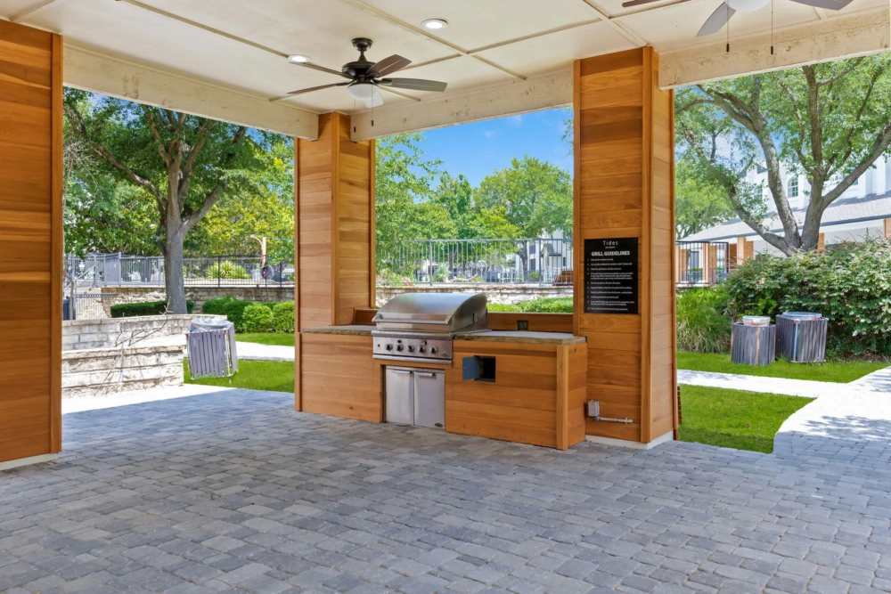 Outdoor grilling station at Reeves and Wells in Dallas, Texas